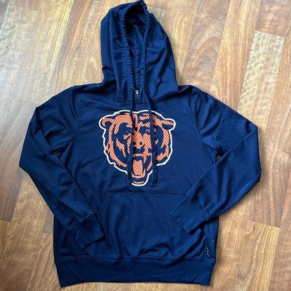 NFL Tops - Like new Chicago Bears NFL team apparel